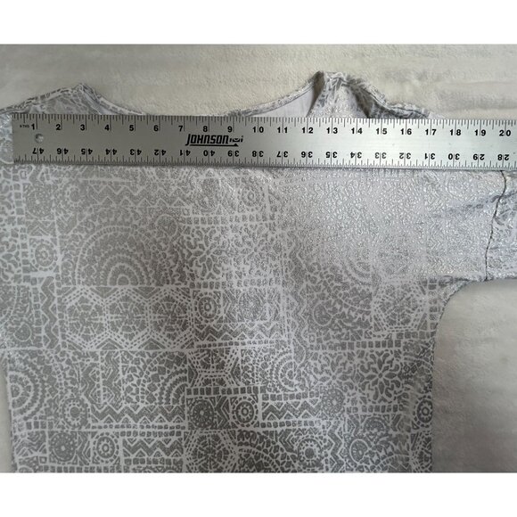 Chico's Womens White Silver Textured 3/4 Sleeve Top Size 1 Stretch 3/4 Sleeve - Picture 6 of 8